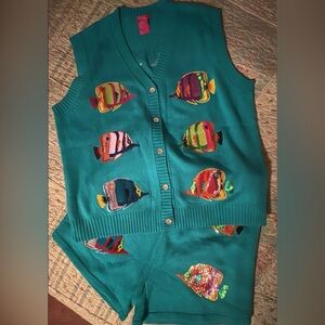 QUEEN OF SPARKLES Teal Fish Pattern Sweater Set - Top & Shorts. EUC 2XL